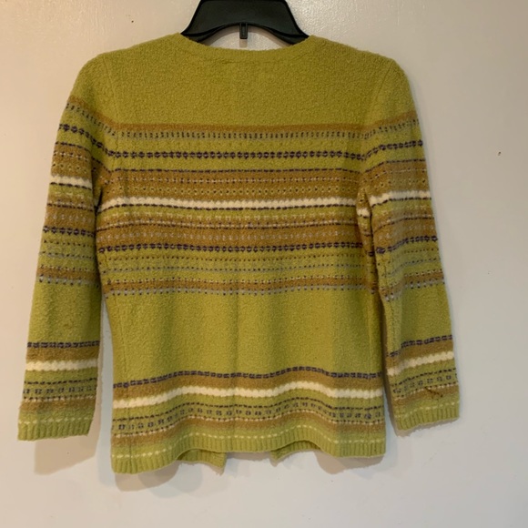 Alpine looking cardigan - Picture 2 of 3
